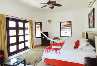 Mayan Secret Hotel Boutique allows 18 year olds to book a room