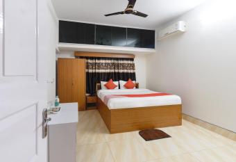 OYO Karunamoyee Guest House Near City Centre Salt Lake allows 18 year olds to book a room