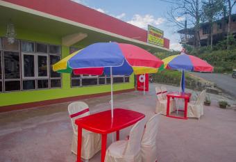 OYO Hotel Kanchanjangha allows 18 year olds to book a room