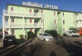 initial by balladins Roissy / Saint-Mard has Balcony rooms