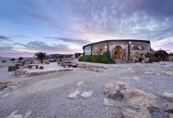 Desert Shade camp                        has Balcony rooms