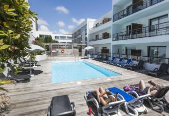 R  sidence Odalys Archipel allows 18 year olds to book a room