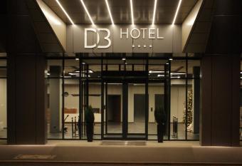 DB Hotel Wroc  aw allows 18 year olds to book a room