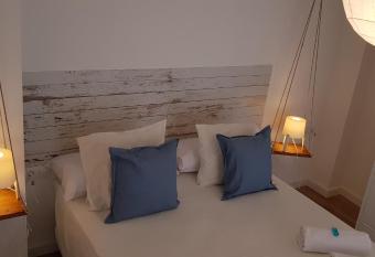 Alojamientos Seg  briga Rural (Tahona) allows 18 year olds to book a room