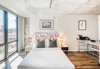 Mint House Minneapolis - Downtown West has Balcony rooms