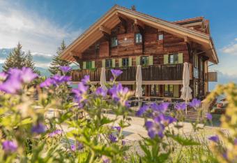 Rinderberg Swiss Alpine Lodge has Balcony rooms