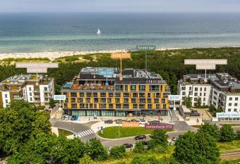 Gwiazda Morza Resort SPA&SPORT allows 18 year olds to book a room