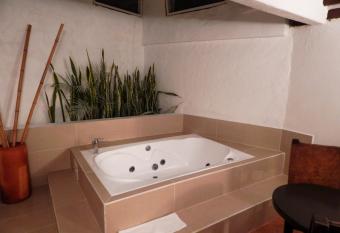 Hotel Mes  n de los Virreyes has Balcony rooms