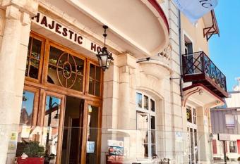 LOGIS Hotel Majestic Chatelaillon Plage - La Rochelle has Balcony rooms