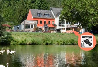 Hotel An der Sauer allows 18 year olds to book a room