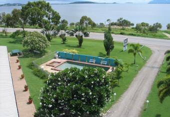 Ocean View Motel Bowen has Balcony rooms