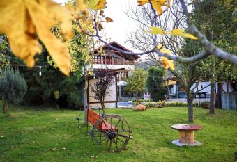 Rif Sapanca - Adult Only allows 18 year olds to book a room