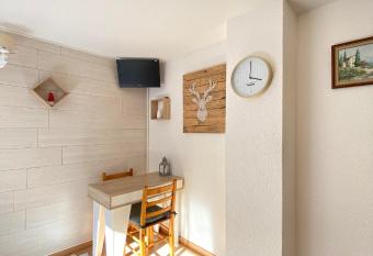 Studio Bareges allows 18 year olds to book a room