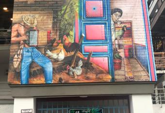 Parceros Med Hostel allows 18 year olds to book a room