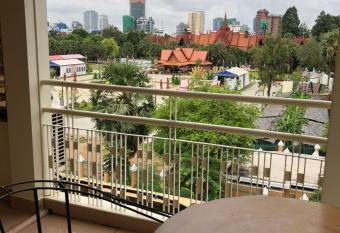 The Bright Lotus Guesthouse has Balcony rooms