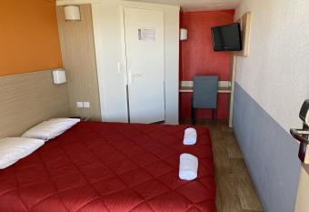 Premiere Classe Cambrai Proville has Balcony rooms