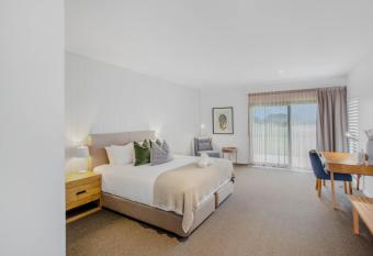 13th Beach Golf Lodges has Balcony rooms