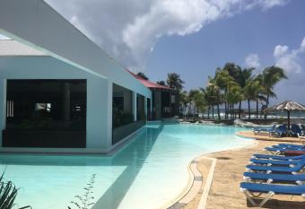 Studio Estelle Manganao allows 18 year olds to book a room