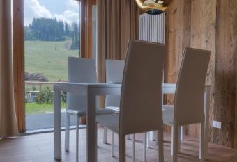 Chalet Golf Campiglio / LuxApt / fronte piste-impianti-golf allows 18 year olds to book a room