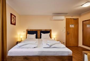 Hotel Isha allows 18 year olds to book a room