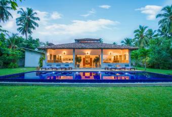Gangananda has Balcony rooms