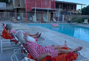 Aloha Hotel Palm Springs allows 18 year olds to book a room