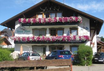 Haus Moni allows 18 year olds to book a room