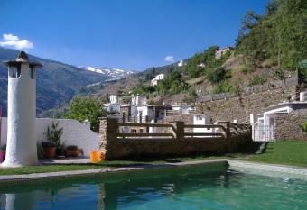 Estrella de las Nieves has Balcony rooms
