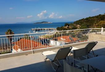 Aristotelia Gi - Panorama has Balcony rooms