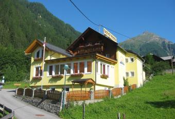 Gasthof Innerfraganterwirt has Balcony rooms