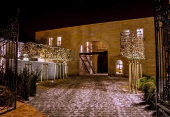 B&B 4 Seasons allows 18 year olds to book a room