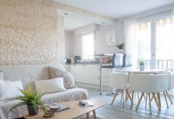 Appartement Cocooning    Cabourg - Les locations de Proust allows 18 year olds to book a room