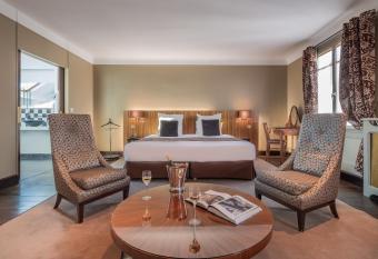 Le Grand Hotel allows 18 year olds to book a room