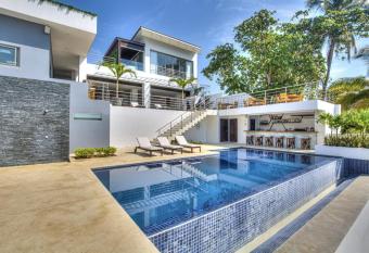 Garten Hotel allows 18 year olds to book a room