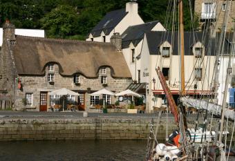 La Chaumi  re Roz-Aven has Balcony rooms