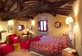 Romantic House allows 18 year olds to book a room