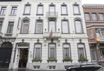 Station Hotel has Balcony rooms