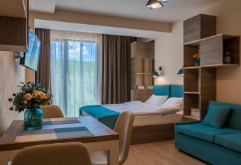 SkyTop Studios allows 18 year olds to book a room