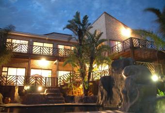 Bon A Vie Self-catering and b&b Gonubie Full Solar Power, no load shedding! has Balcony rooms