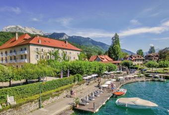Abbaye de Talloires has Balcony rooms