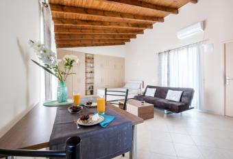 Top floor modern studio in central Koropi has Balcony rooms