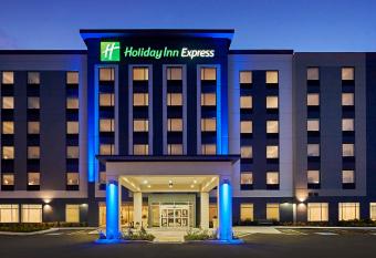 Holiday Inn Express - Sarnia - Point Edward, an IHG Hotel allows 18 year olds to book a room