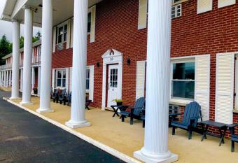 Bicentennial Inn allows 18 year olds to book a room