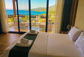 Hotel Olivia allows 18 year olds to book a room