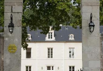 Ch  teau De Lazenay - R  sidence H  teli  re allows 18 year olds to book a room