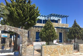 Serifos Palace has Balcony rooms