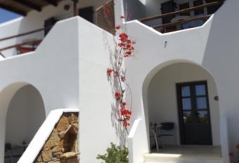 Venus Rooms has Balcony rooms