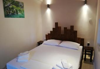 Dreamhome -10min from airport- has Balcony rooms