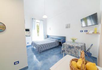 Blue Breeze allows 18 year olds to book a room