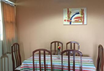 Apartamento Confort  vel na Zona Norte allows 18 year olds to book a room